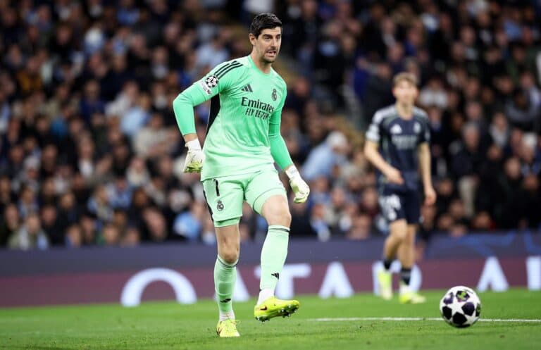Courtois diz ter sido expulso de grupo de mensagens da Bélgica