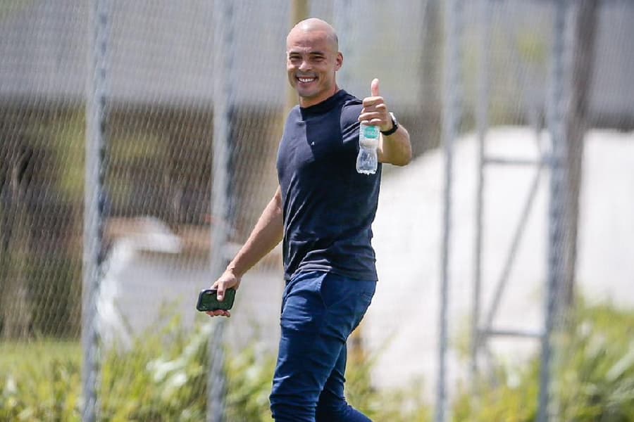 Ex-goleiro Julio Cesar terá cargo no Corinthians
