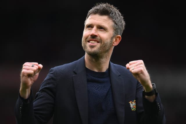 Manchester United deve efetivar Michael Carrick como técnico