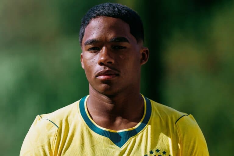Após baque, Endrick diz ainda temer ausência na Copa por lesão