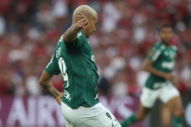 Deyverson provoca Flamengo após vitória do Palmeiras no Maracanã