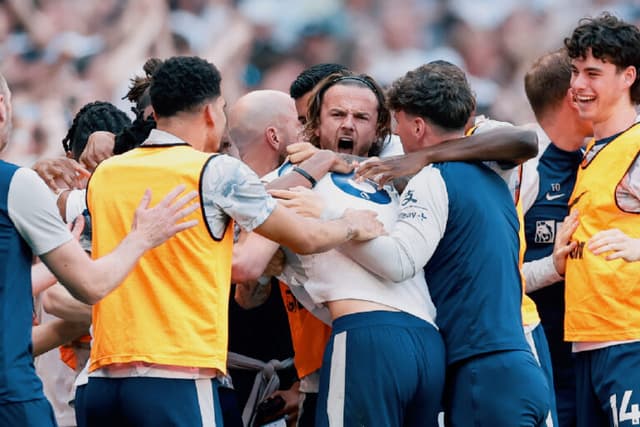 Tottenham vence Everton e garante permanência na Premier League