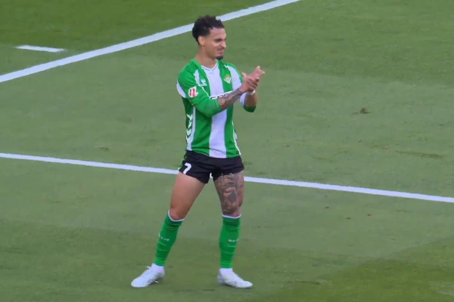 Antony dá bela assistência e Betis vence com folga o Oviedo em casa