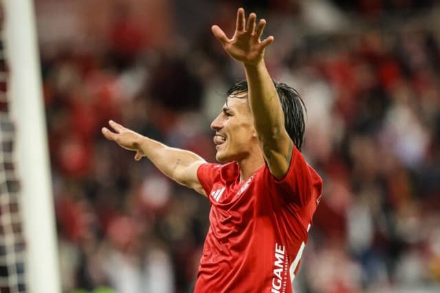 Jogador do Inter diz que caçava na infância e foi ao futebol por não dormir
