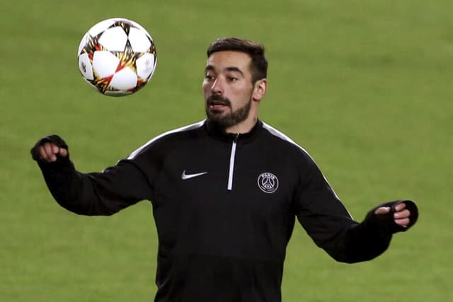 Lavezzi desabafa sobre internação: ‘Não podia estragar a vida do meu filho’