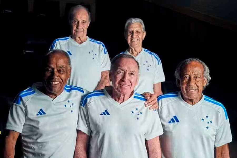 Cruzeiro lança segundo uniforme inspirado no time de 1966