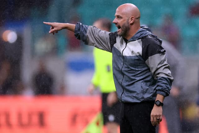 Técnico do Botafogo critica a arbitragem após derrota para o Bahia