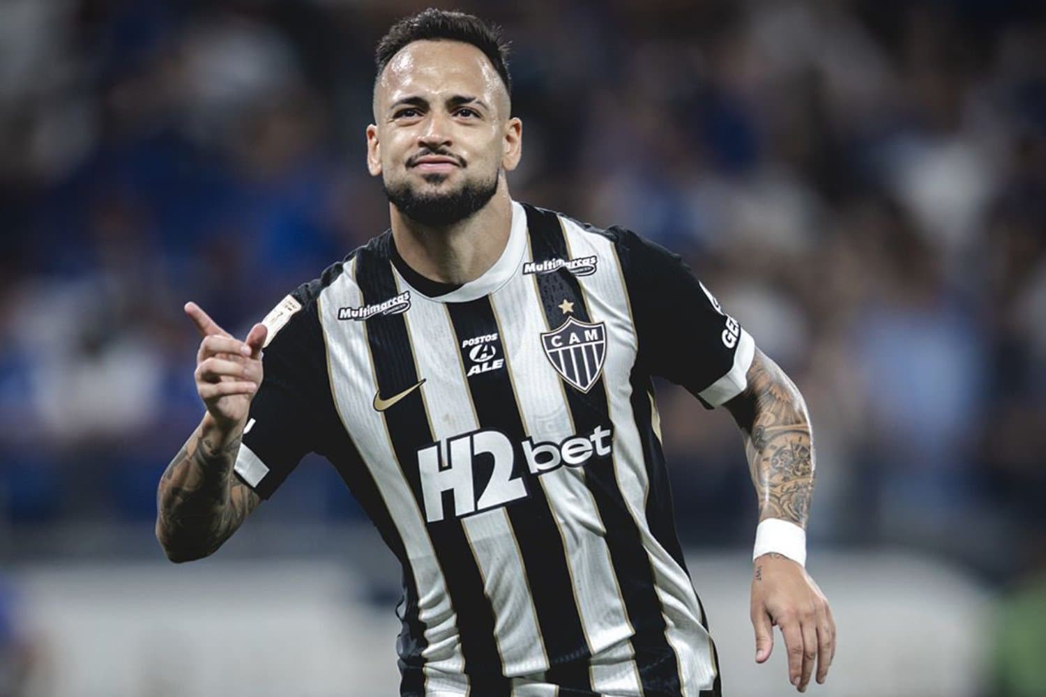 Atlético-MG afasta crise, bate Cruzeiro no Mineirão e ultrapassa o rival