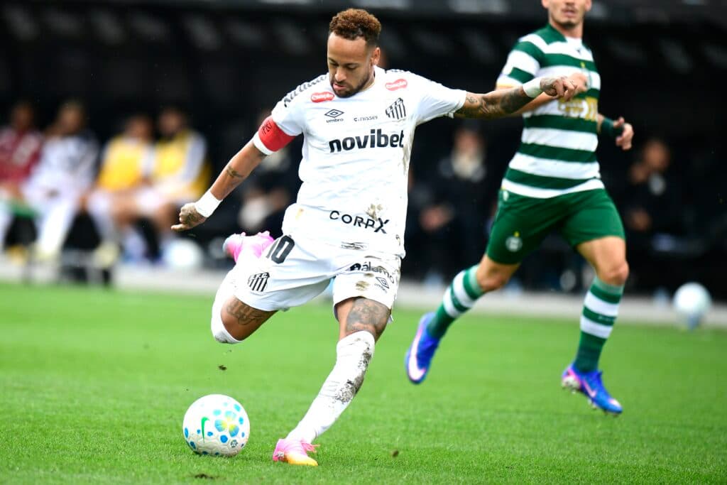 Neymar em ação contra o Coritiba, na Neo Química Arena - Alexandre Battibugli/PLACAR