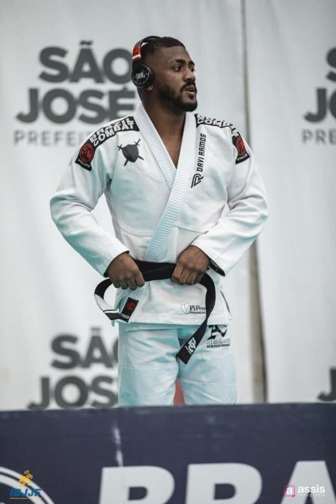 Faixa-preta de Jiu-Jitsu e cientista com sólida carreira acadêmica, o Dr. Aldo Fontes Pereira é uma das mentes pensantes por trás do projeto. Para ele, a ciência agrega ainda mais valor ao patrimônio de conhecimento do Jiu-Jitsu. Foto: Divulgação / BJJ Evidence