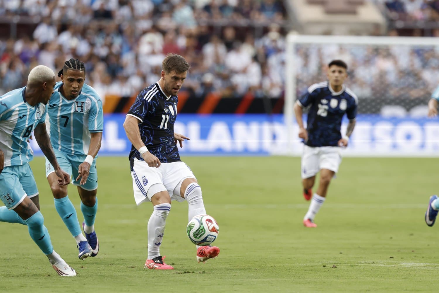 Argentina joga o básico e vence Honduras em amistoso pré-Copa do Mundo
