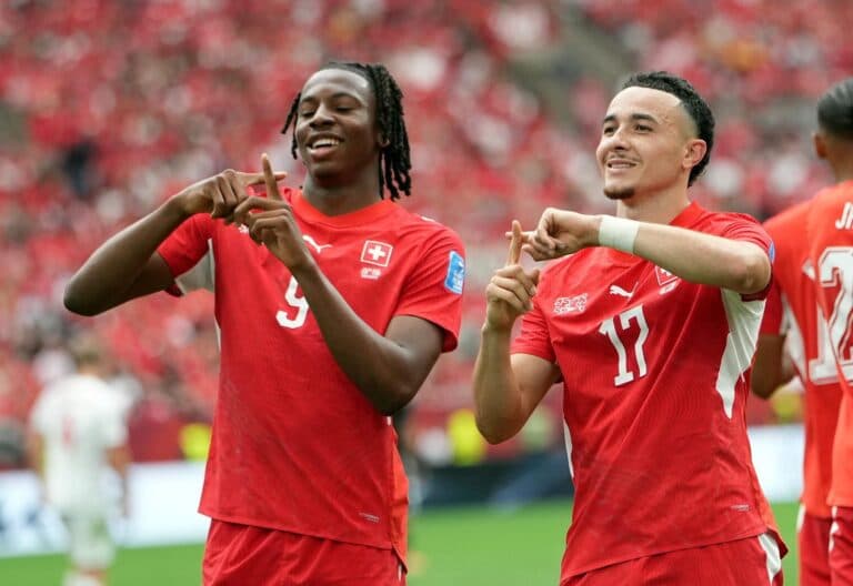 Suíça vence o Canadá e garante liderança do Grupo B