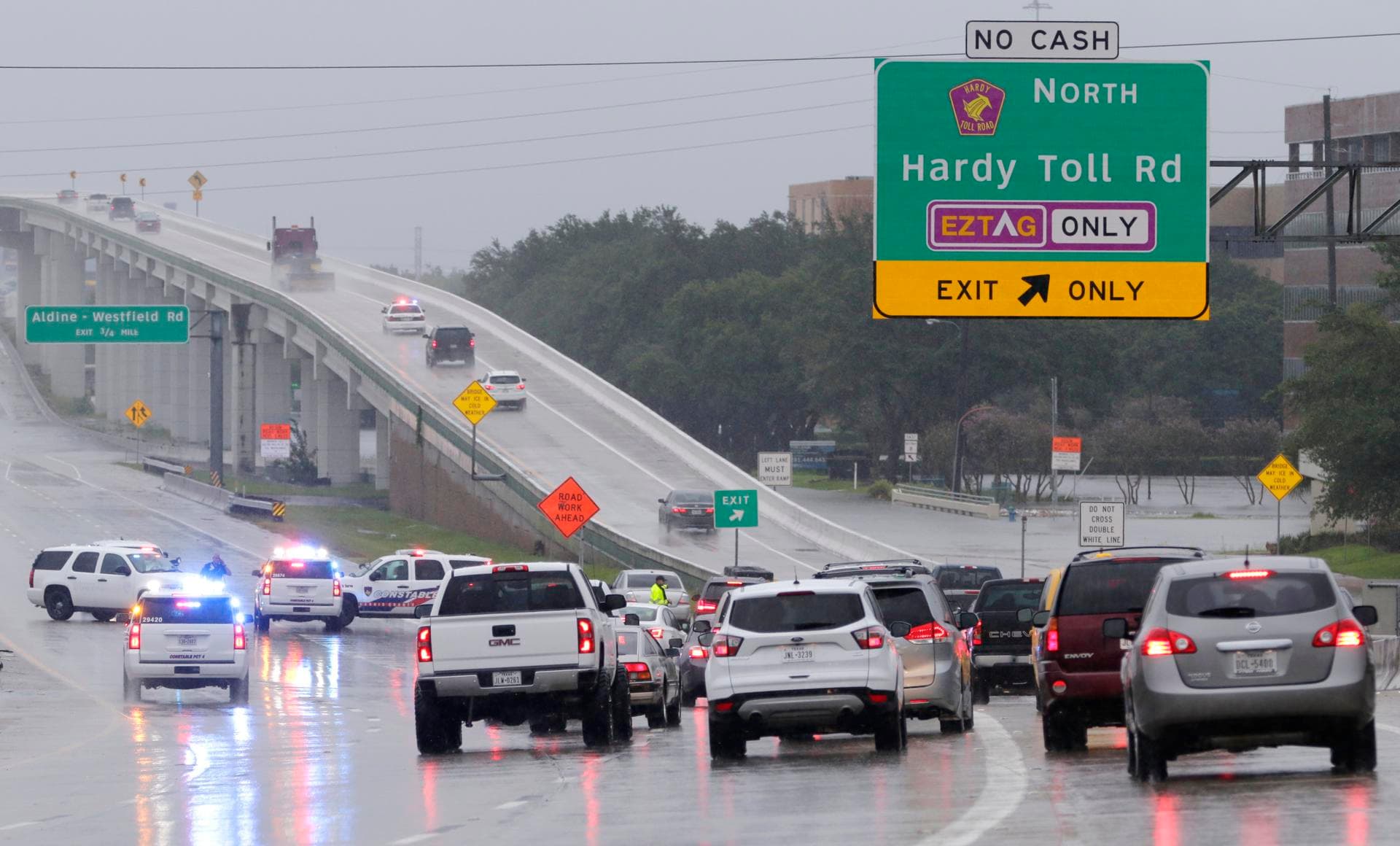 Chuvas têm sido recorrentes nesta semana em Houston - Michael Wyke/EFE