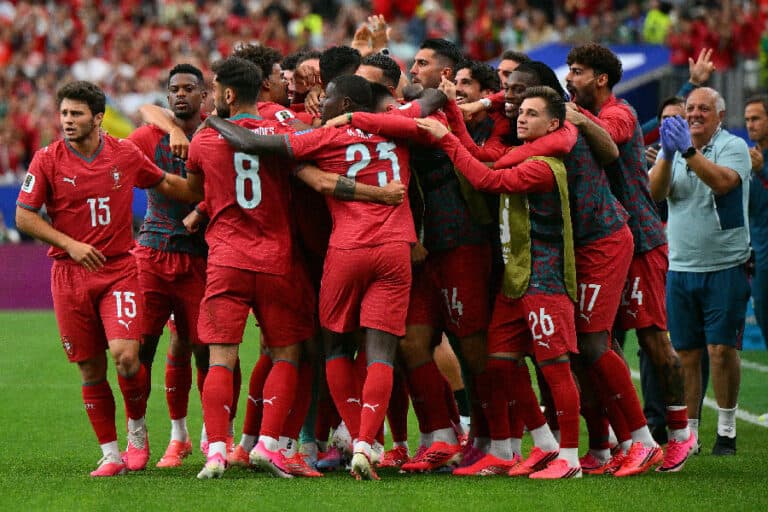 Cristiano Ronaldo bate recordes e Portugal atropela Uzbequistão na Copa