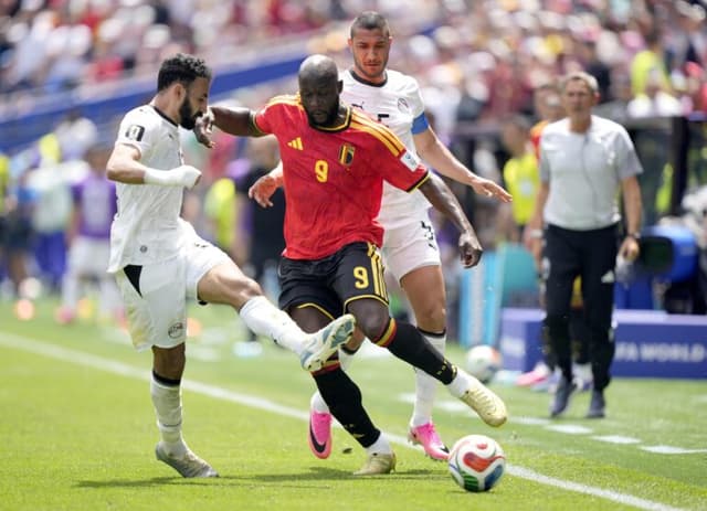 Com gol contra salvador, Bélgica empata com Egito na estreia da Copa