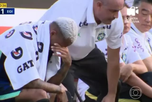 Wesley deixa campo lesionado e vira preocupação para comissão técnica