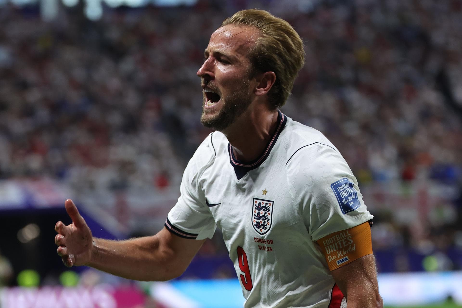 Com dois de Kane, Inglaterra vira sobre RD Congo e avança