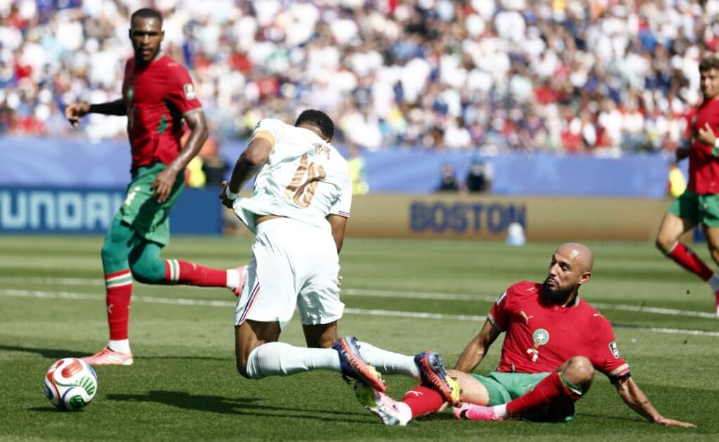 Mbappé e Messi (e Bruno Guimarães) se mostram falíveis em pênaltis