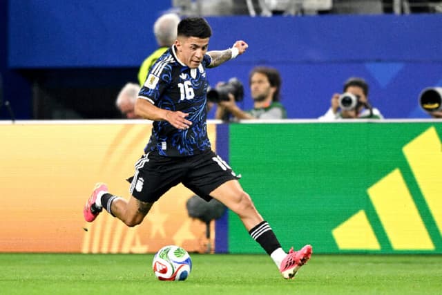 Flamengo tenta nova investida por Thiago Almada, diz portal