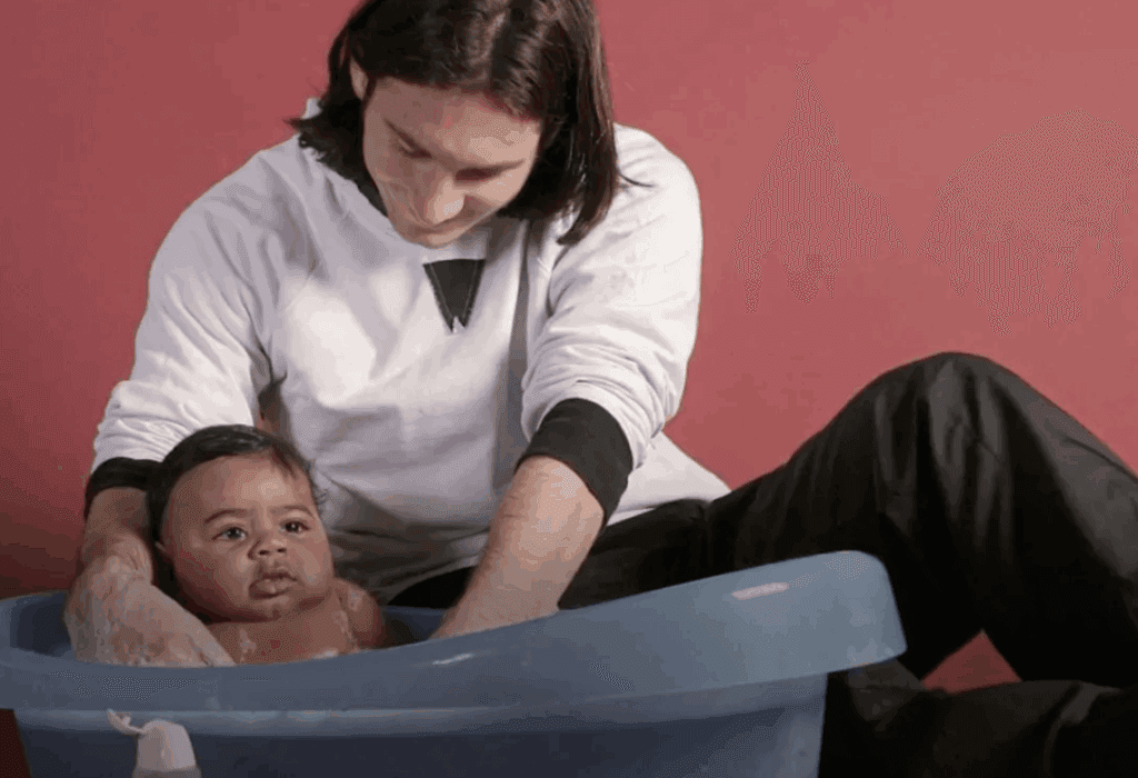 Lionel Messi dando banho em Lamine Yamal - Divulgação / Unicef