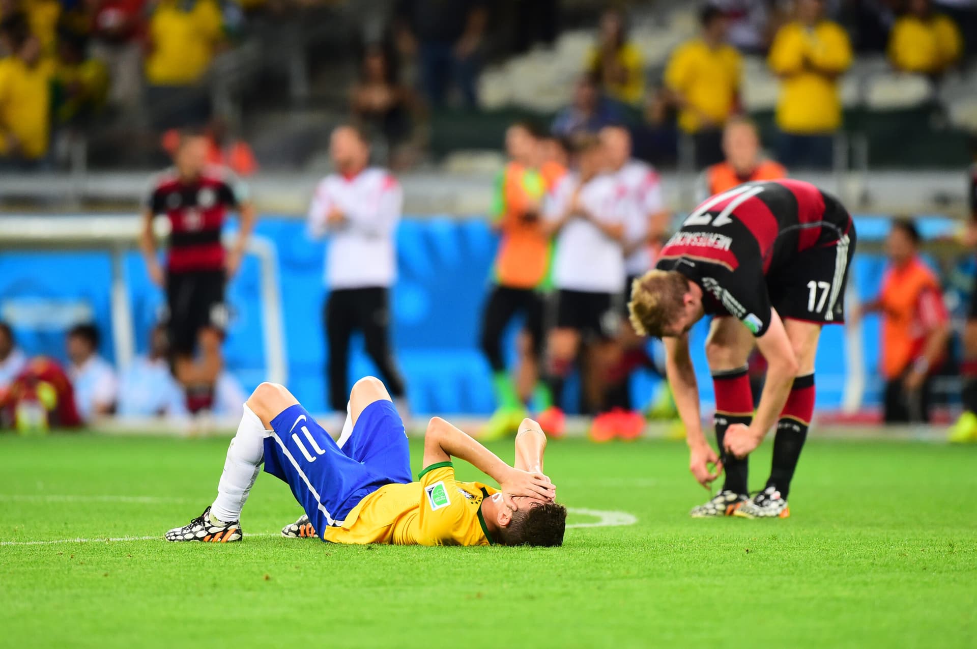 Oscar do Brasil lamenta a derrota do jogo entre Brasil 1 x 7 Alemanha, partida válida pela semi-final da Copa do Mundo de Futebol, no estádio do Mineirão (Alexandre Battibugli/PLACAR)