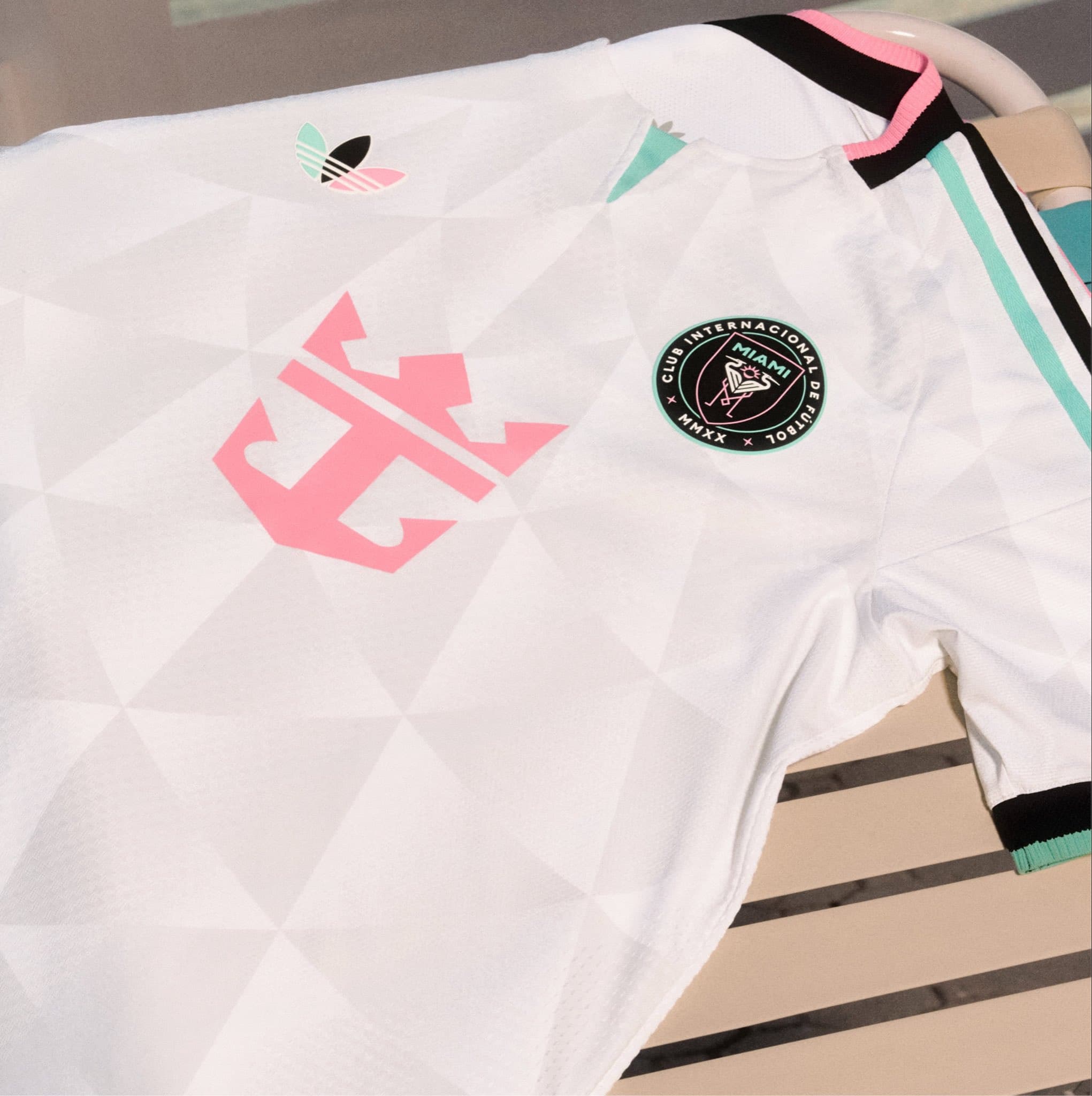Terceiro uniforme do Inter Miami - Reprodução/@adidasfootball