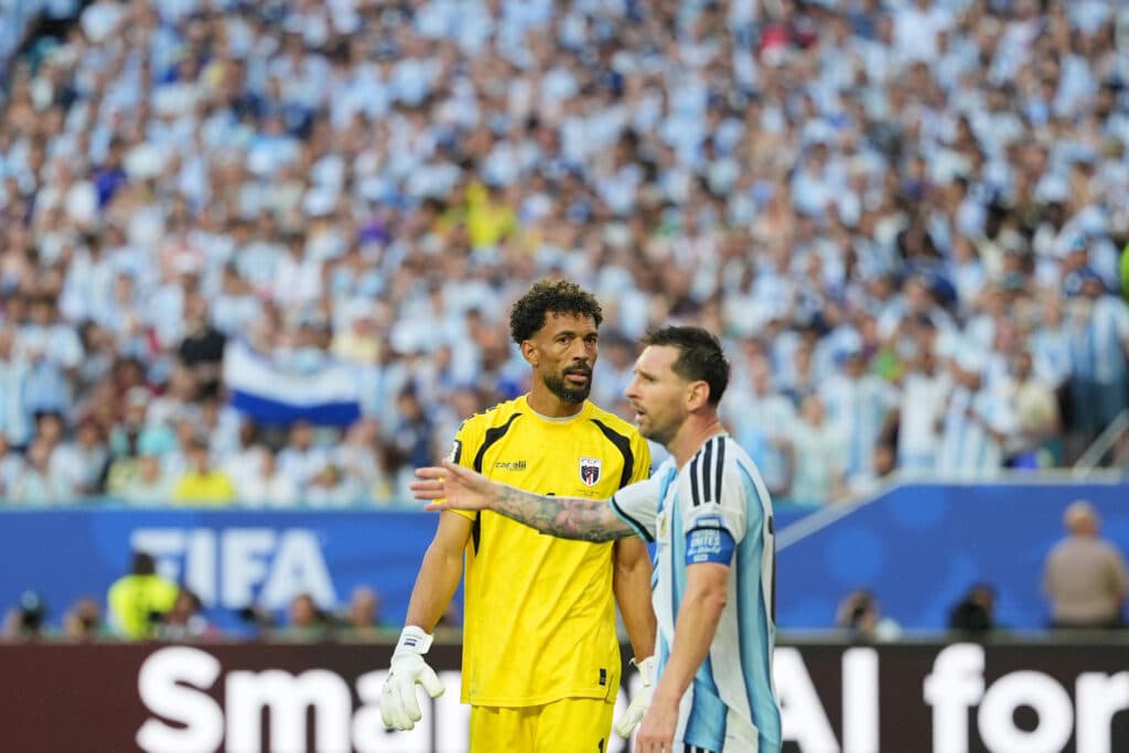 Vozinha está próximo de assinar com time de Messi, diz jornal