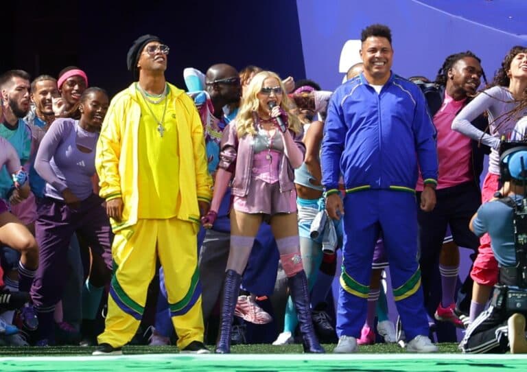 Show do intervalo com Ronaldo, Ronaldinho e Madonna atrasa final