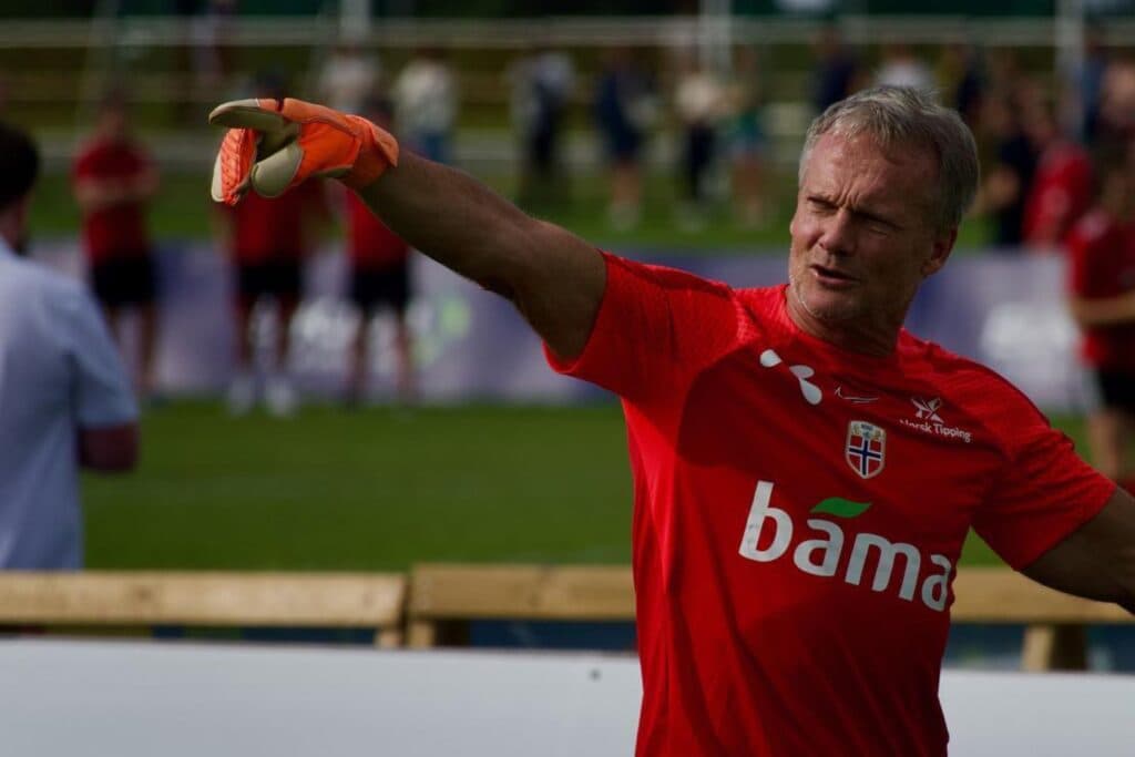 Treinador de goleiros da Noruega venceu o Brasil duas vezes na década de 1990