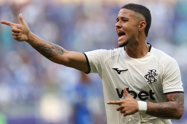 Botafogo é letal na bola parada, vence Cruzeiro e encerra invencibilidade rival