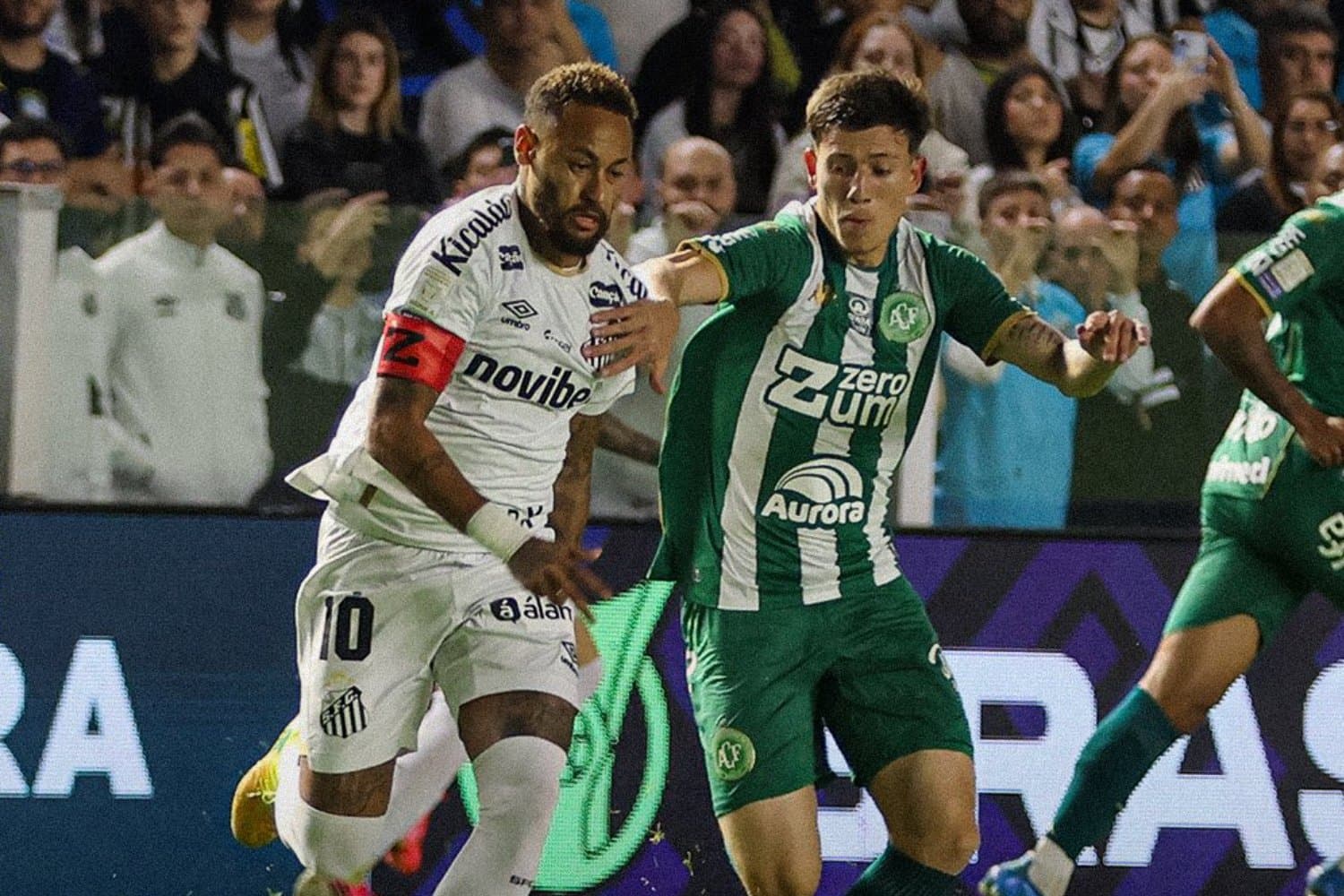 Neymar anota dois na volta, mas Santos tropeça contra a lanterna Chapecoense