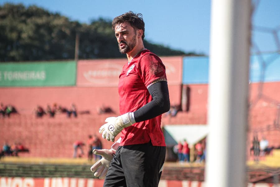 Quem é Bruno Bertinato, novo goleiro contratado pelo Palmeiras