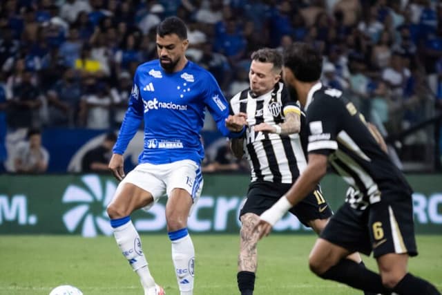 Cruzeiro abre placar, Galo empata e vaga será decidida na Arena