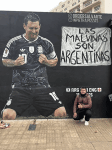 Messi ganha mural ultrarrealista por vitória da Argentina contra Inglaterra