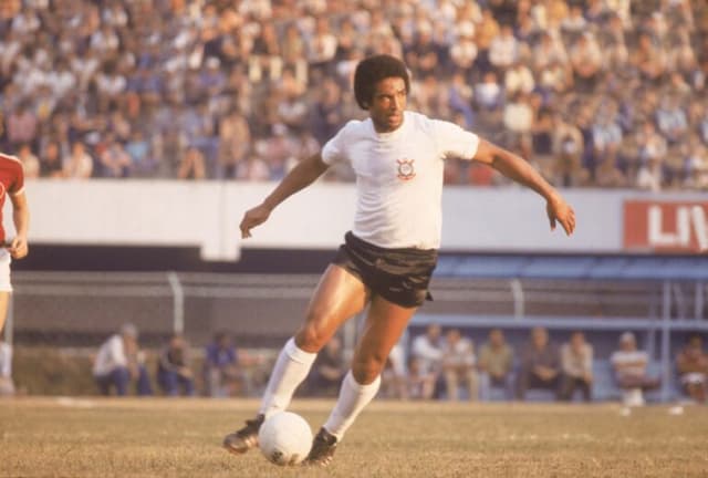 Morre Geraldão, ídolo do Corinthians e artilheiro do título histórico de 1977