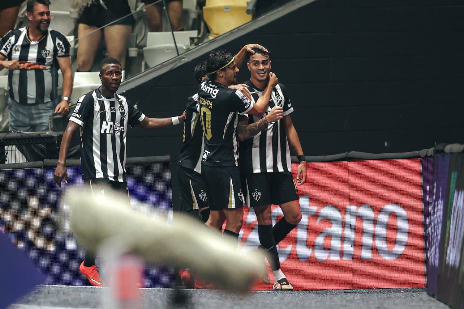 Reservas do Atlético-MG castigam erros do Vitória e garantem triunfo em casa