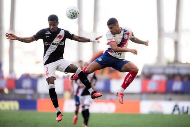 Com quatro gols anulados, Bahia e Vasco empatam na Fonte Nova