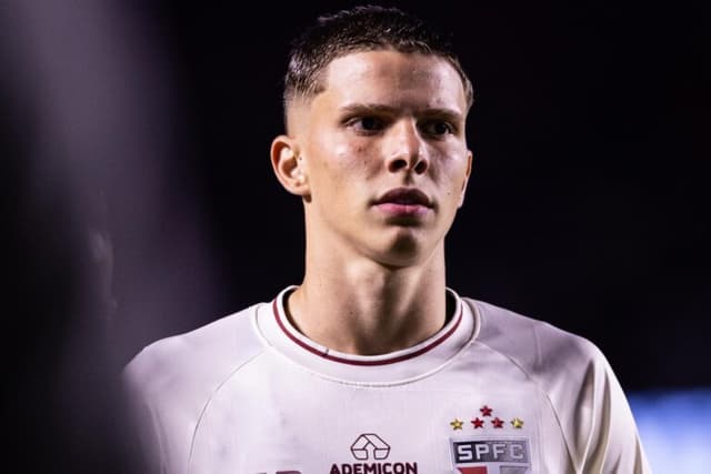 Da base do Santos a substituto de Calleri: quem é Gustavo Santana