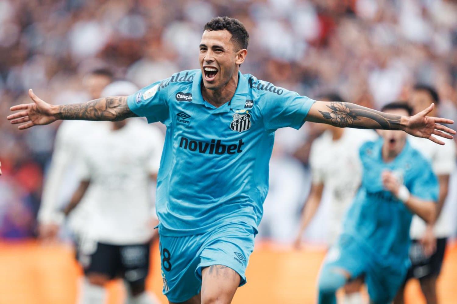 Com gol de Oliva, Santos supera Corinthians e se afasta do Z-4