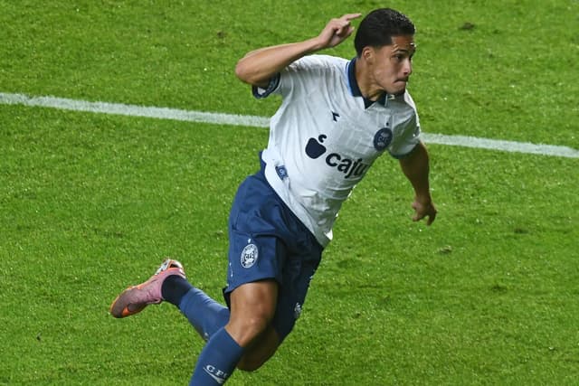 Entenda por que o Coritiba jogou de branco e azul contra o Corinthians