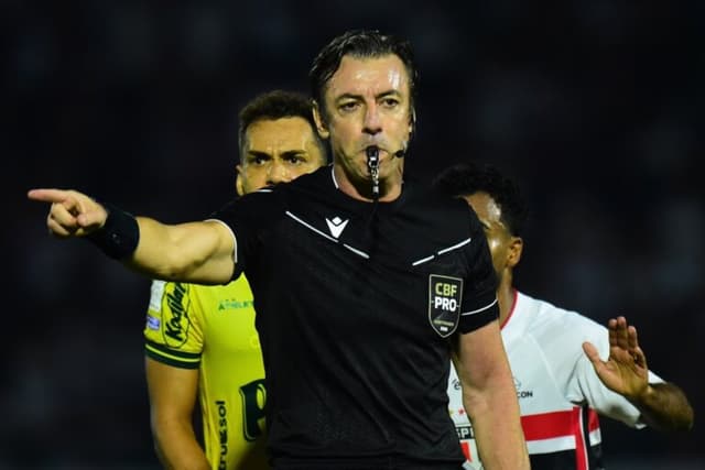 CBF planeja formar ábitros a partir de ex-jogadores que não se profissionalizaram