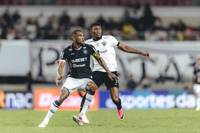 Remo sofre virada relâmpago, mas reage e arranca empate do Atlético-MG
