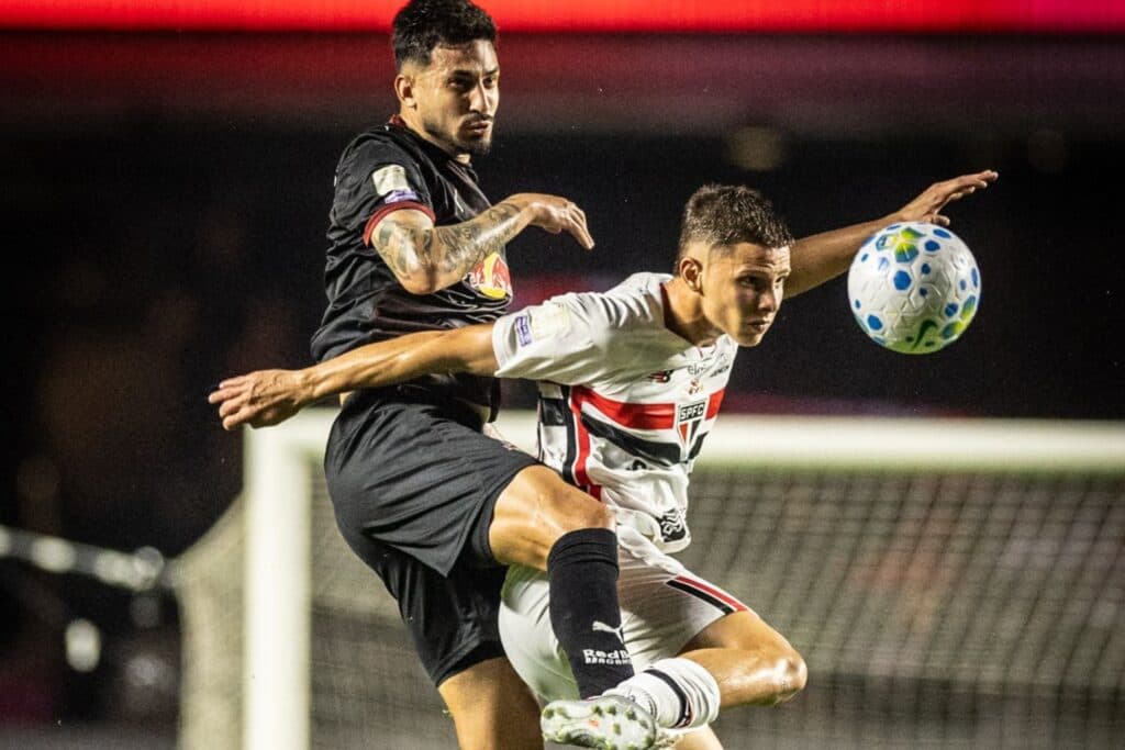 São Paulo bate Bragantino no Morumbis e encerra jejum de dez rodadas