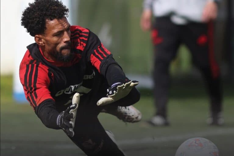 Vozinha é relacionado pela primeira vez em jogo do Colo Colo