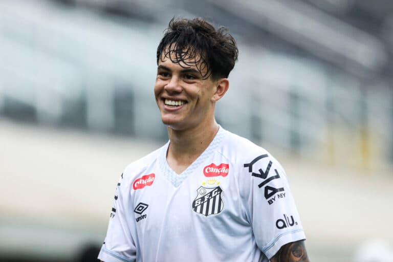 Venda de JP Chermont não cobre uma imagem em atraso no Santos