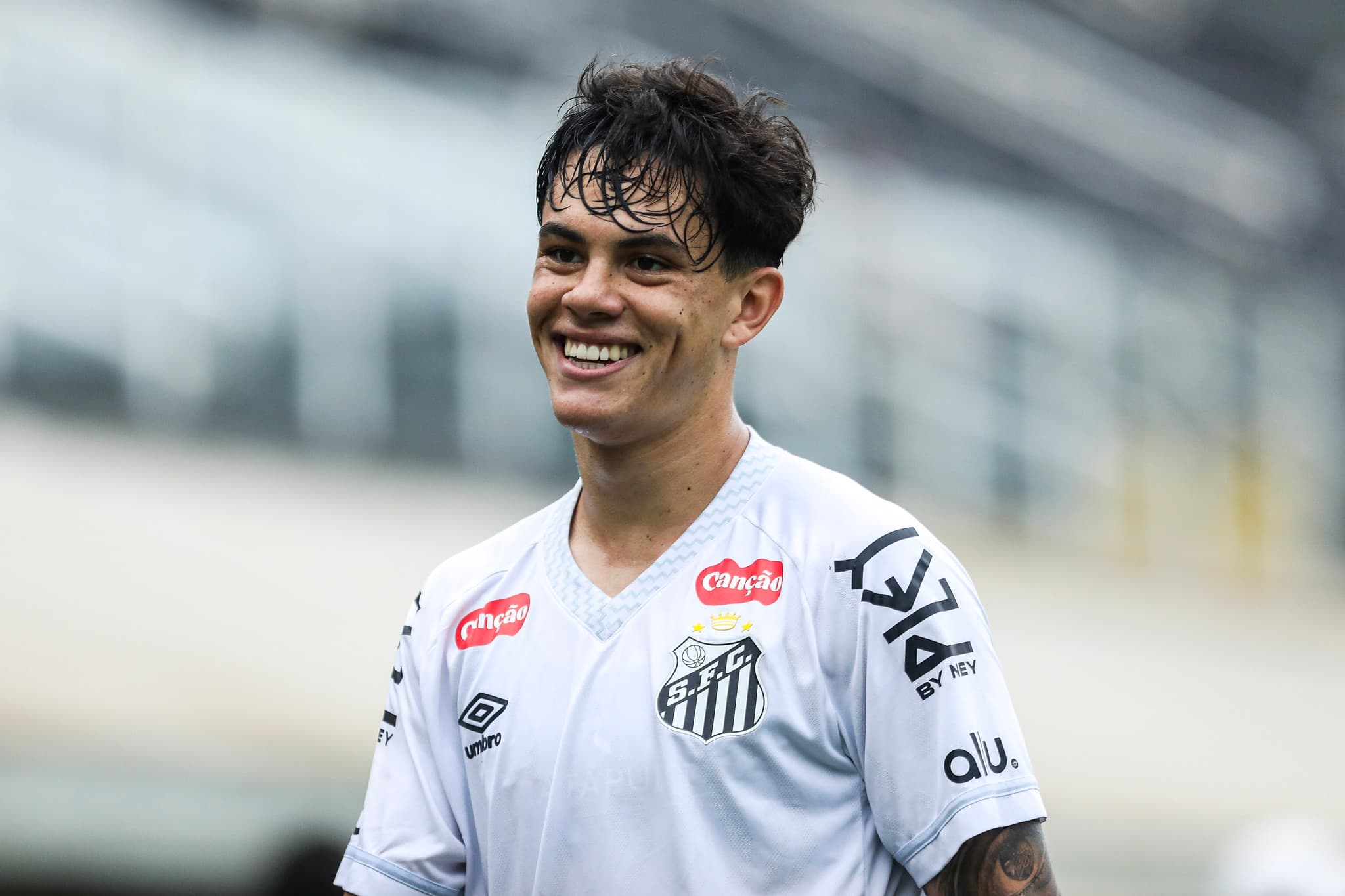 Venda de JP Chermont não cobre uma imagem em atraso no Santos