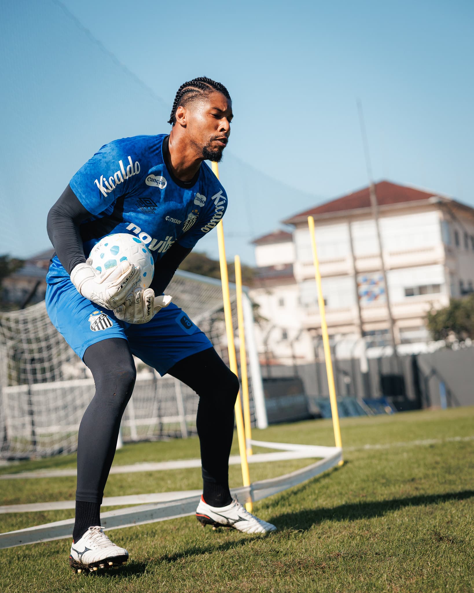 Camisa 1 treina entre os profissionais do Santos desde 2021 - Raul Baretta/Santos FC