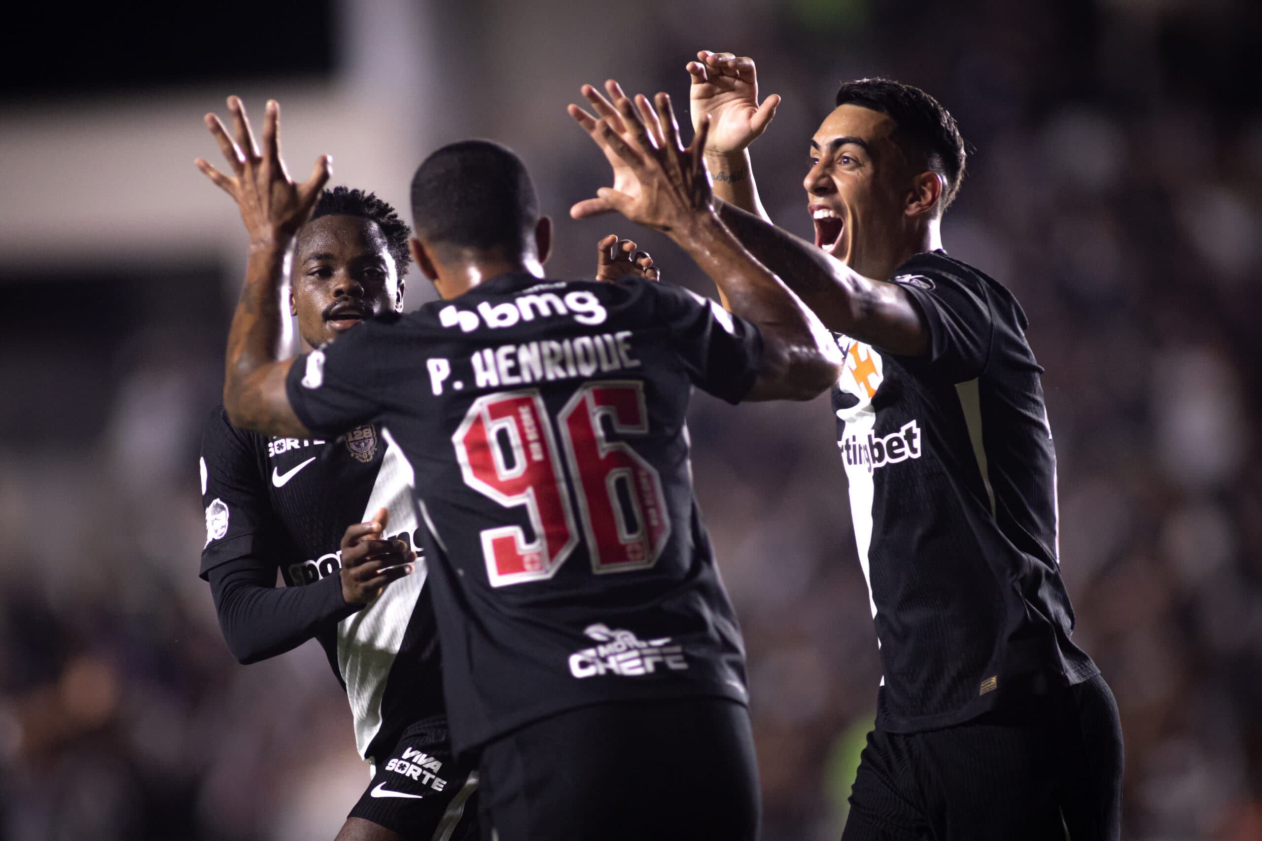 Vasco bate 3ª semi seguida e sonha com fim de jejum de 10 anos