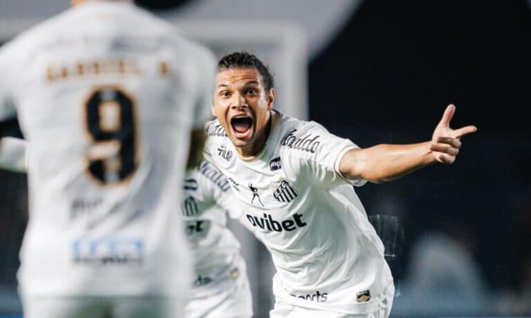 Sem Neymar, Santos encontra ‘soluções caseiras’ e sonha alto