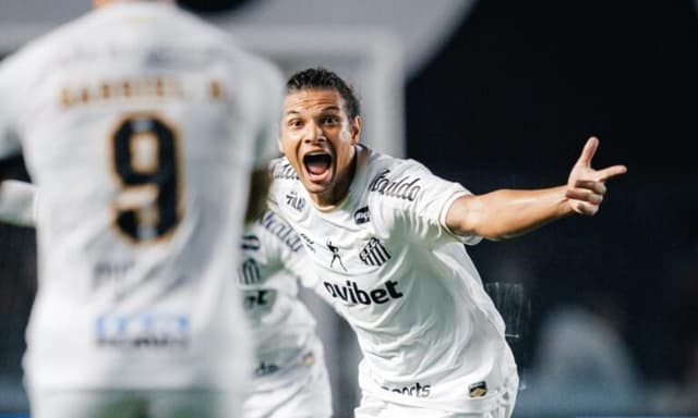 Sem Neymar, Santos encontra ‘soluções caseiras’ e sonha alto